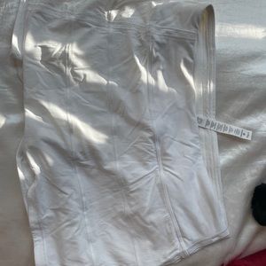 white lululemon pace rival skirt